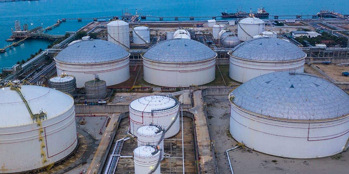 230329083157oilpetrochemicaltanksenr1128875415-800x400px-4779-7437.jpg